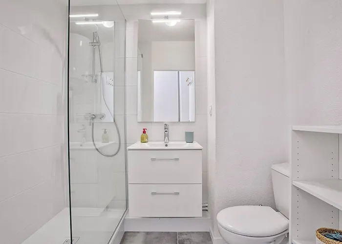 Moderne Proche Avec Wifi à - Fr-1-788-84